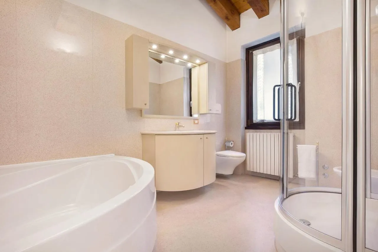 Villa Dismero-Un Oasi Di Lusso E Privacy ブレンゾーネ イタリア