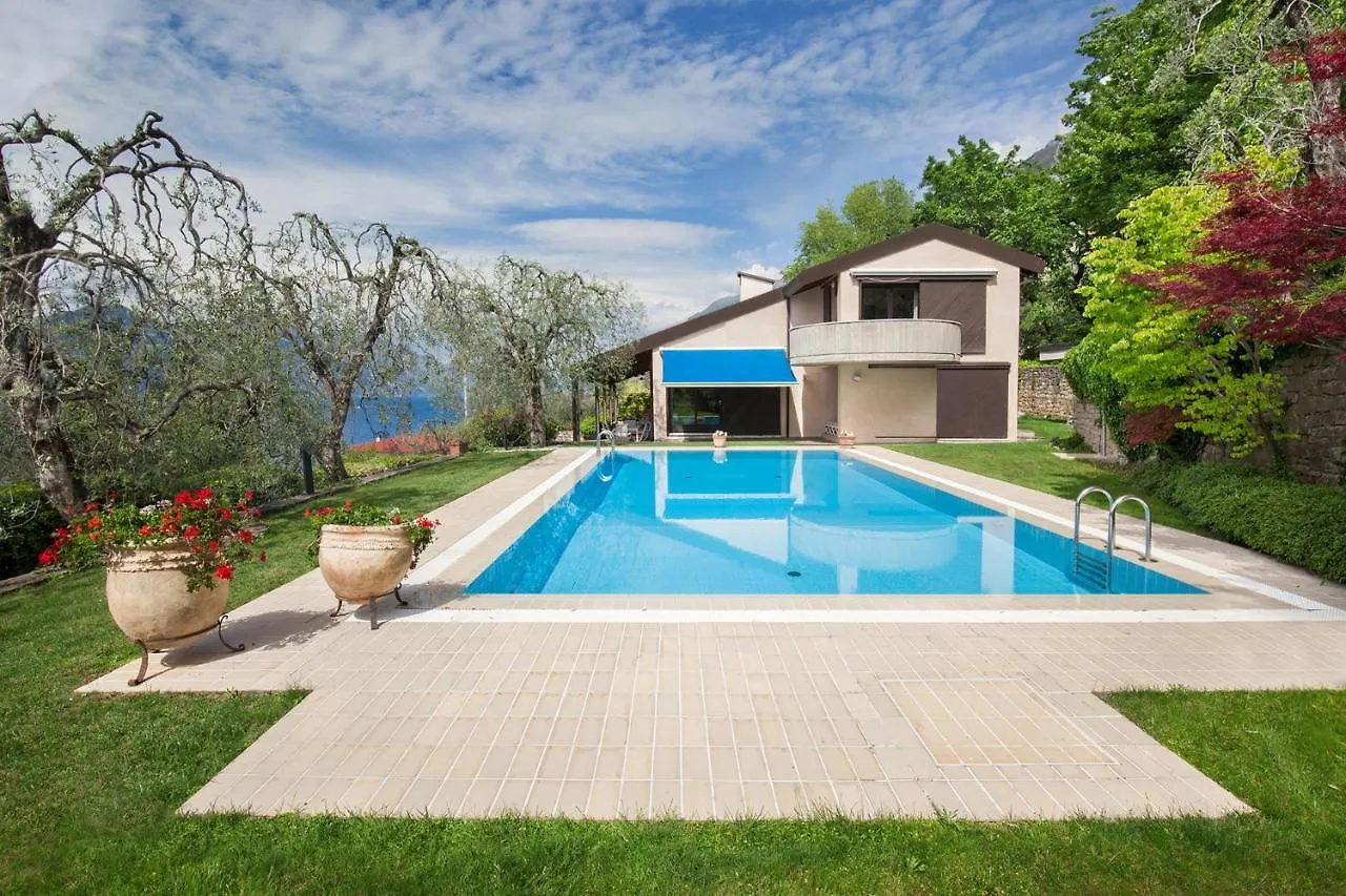 Villa Dismero-Un Oasi Di Lusso E Privacy ブレンゾーネ